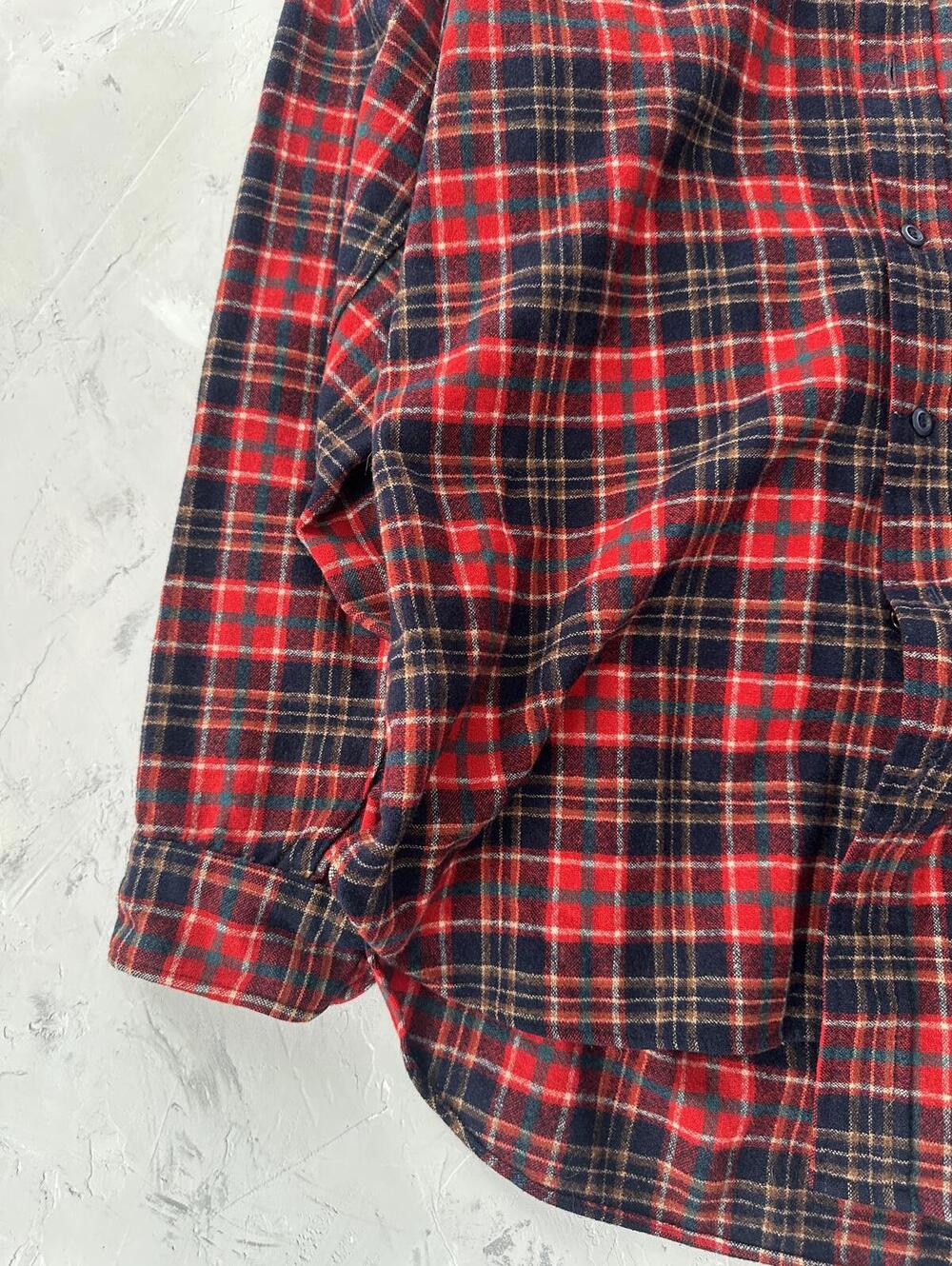 Vintage 90's Pendleton Wool Flannel Button shirt (Made in USA) - Picture 2 of 3